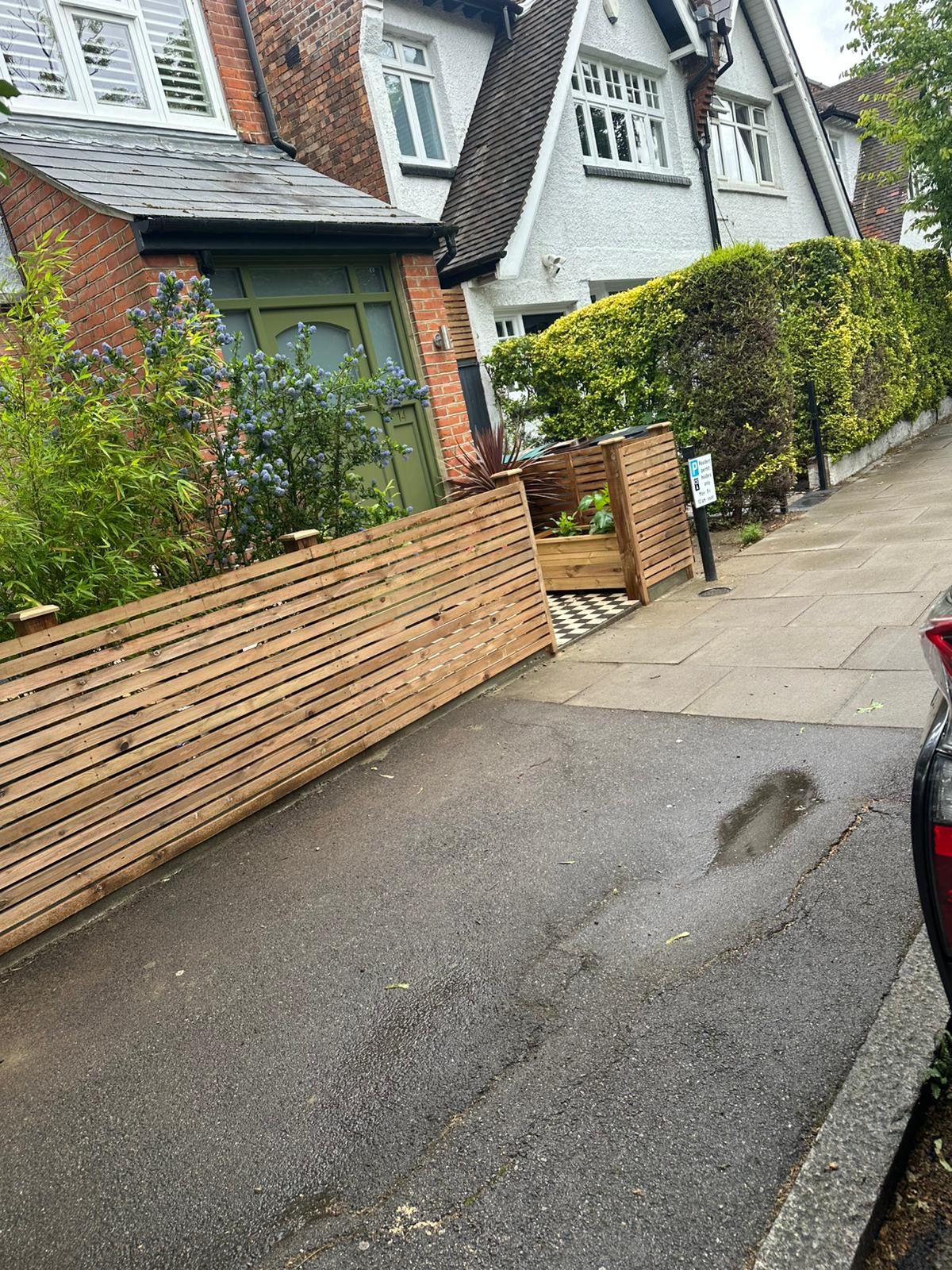Front Garden & Fencing
